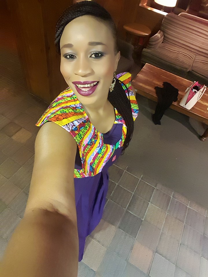 Aida Samb en mode "selfie" au Festival international de la culture