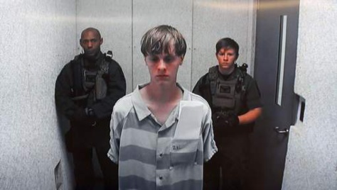 Meurtre à l'église noire de Charleston : Dylan Roof inculpé de crimes racistes