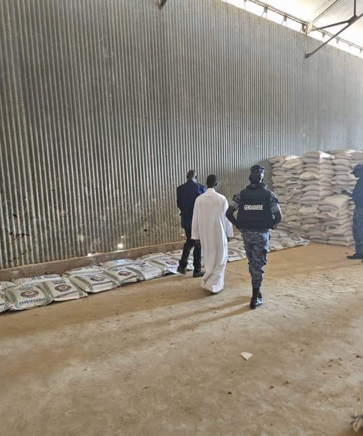 Supervision par l'Armée de la mise en place des intrants agricoles (Photos) Supervision par l'Armée de la mise en place des intrants agricoles (Photos)