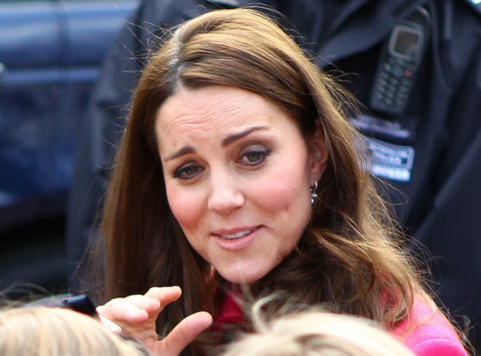 Le coif­feur de Lady Di tacle Kate Midd­le­ton sur ses cheveux gris