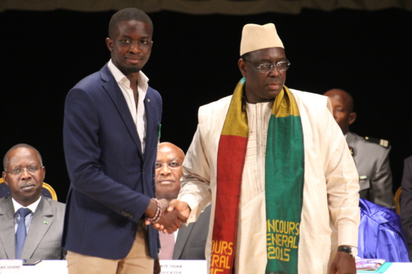 Distinction: Macky Sall élève Mohamed Mbougar Sarr au grade de chevalier de l'Ordre du mérite