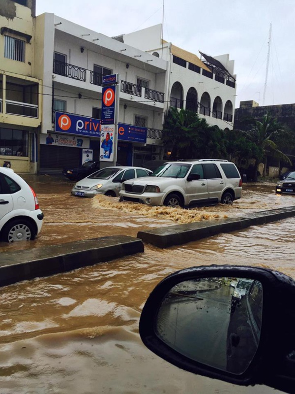 Pluies à Dakar: plusieurs habitations inondées 