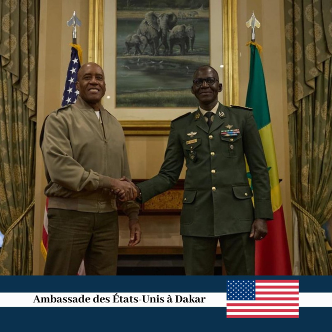 Partenariat entre les armées américaines et sénégalaises : Les généraux américain Michael E. Langley et sénégalais Mbaye Cissé, en concertation au Botswana