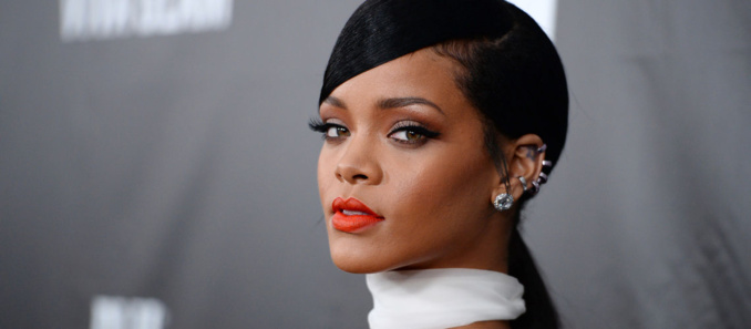 Rihanna arrive dans The Voice