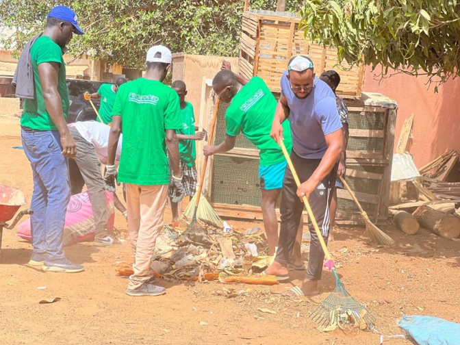 Setal Sunu Reew : Ngaparou, Somone et Saly aux cotés de Madame le Ministre Khady Diène Gaye. Setal Sunu Reew : Ngaparou, Somone et Saly aux cotés de Madame le Ministre Khady Diène Gaye.