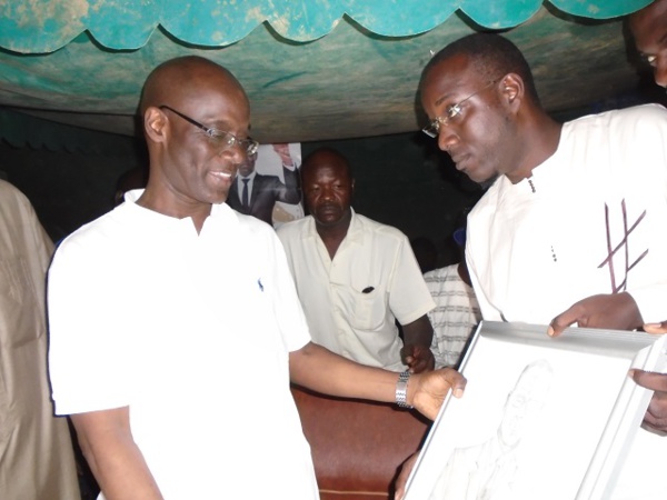 Thierno Alassane Sall en guerre contre l’éclairage public qui fonctionne le jour