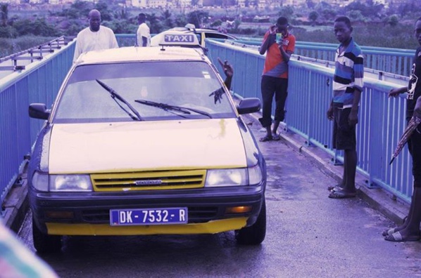 Le taximan, Ousseynou Diop, de la passerelle piétonne parle : « J’ai été influencé par les autres conducteurs et passants »