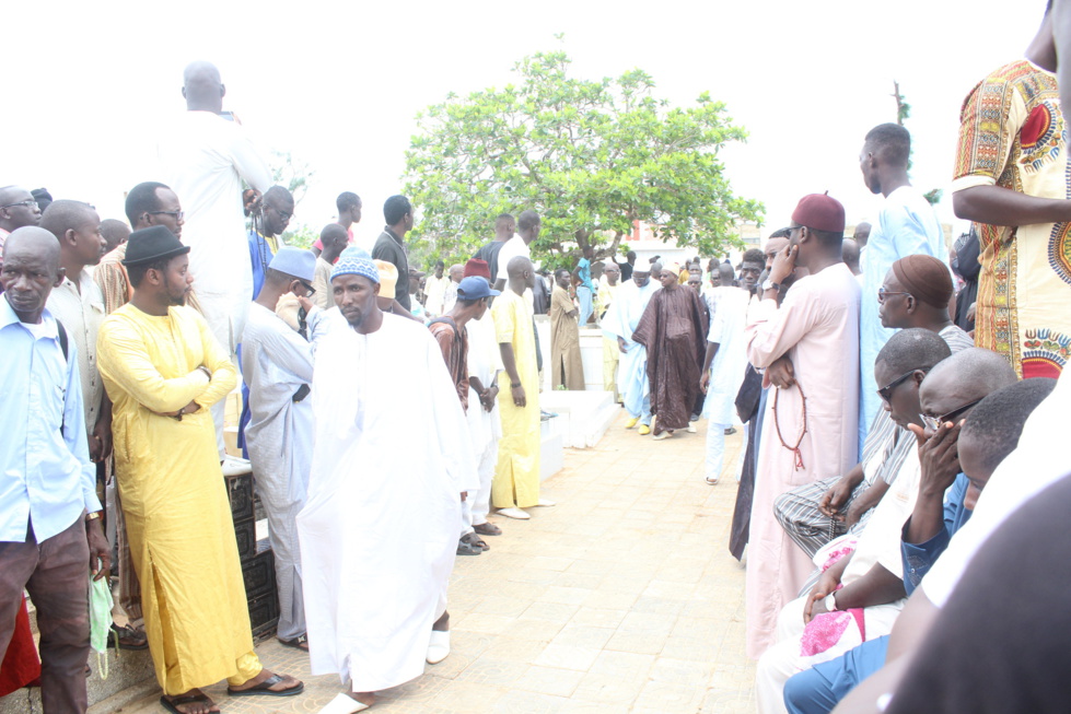 Cimetière musulman de Yoff: Les derniers adieux à  Doudou Ndiaye Rose (images)