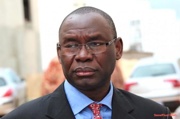 Cautère sur une jambe de bois - Par Serigne Saliou Guèye