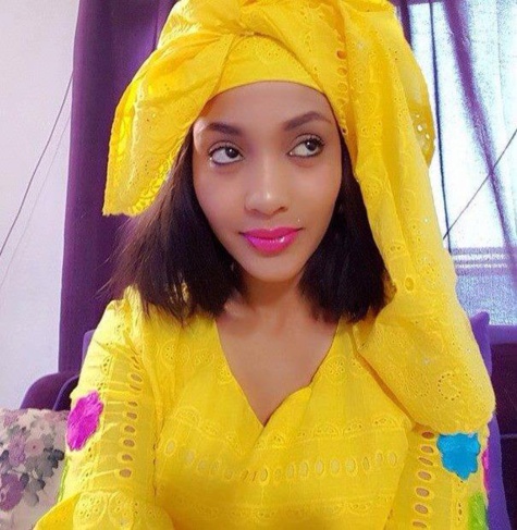 Adja Diallo, toute belle sur le plateau de "Yenduleen" 