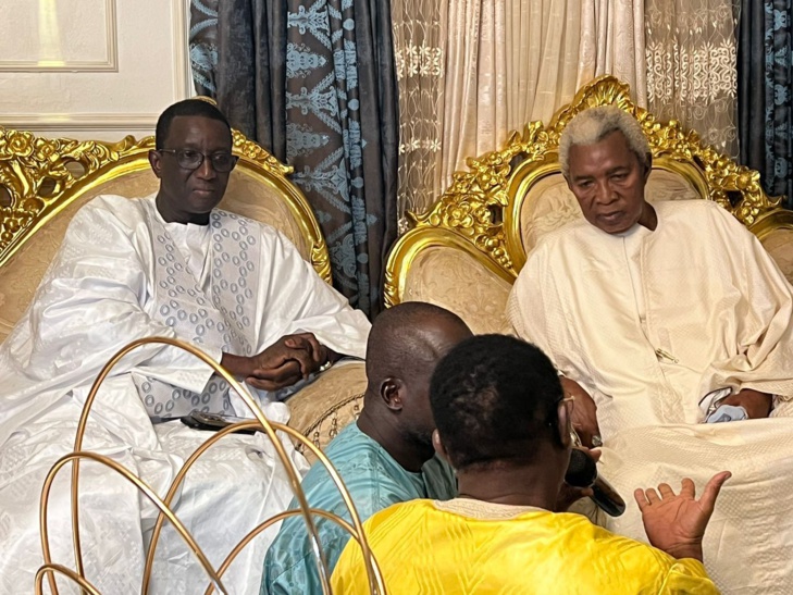 Photos/ Touba : L'ancien PM Amadou Ba reçu par Serigne Mountakha et Serigne Bass Abdou Khadre Photos/ Touba : L'ancien PM Amadou Ba reçu par Serigne Mountakha et Serigne Bass Abdou Khadre