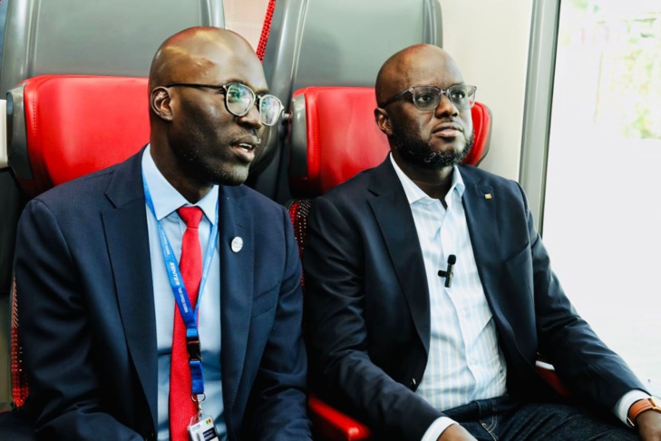 Photos : Malick Ndiaye, ministre des Transports, visite les installations du TER Photos : Malick Ndiaye, ministre des Transports, visite les installations du TER