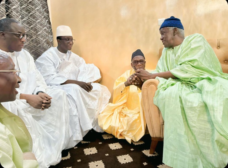 Photos / Ziar à Tivaouane : Amadou Bâ chez le Khalife général des Tidianes, Serigne Babacar Sy Photos / Ziar à Tivaouane : Amadou Bâ chez le Khalife général des Tidianes, Serigne Babacar Sy