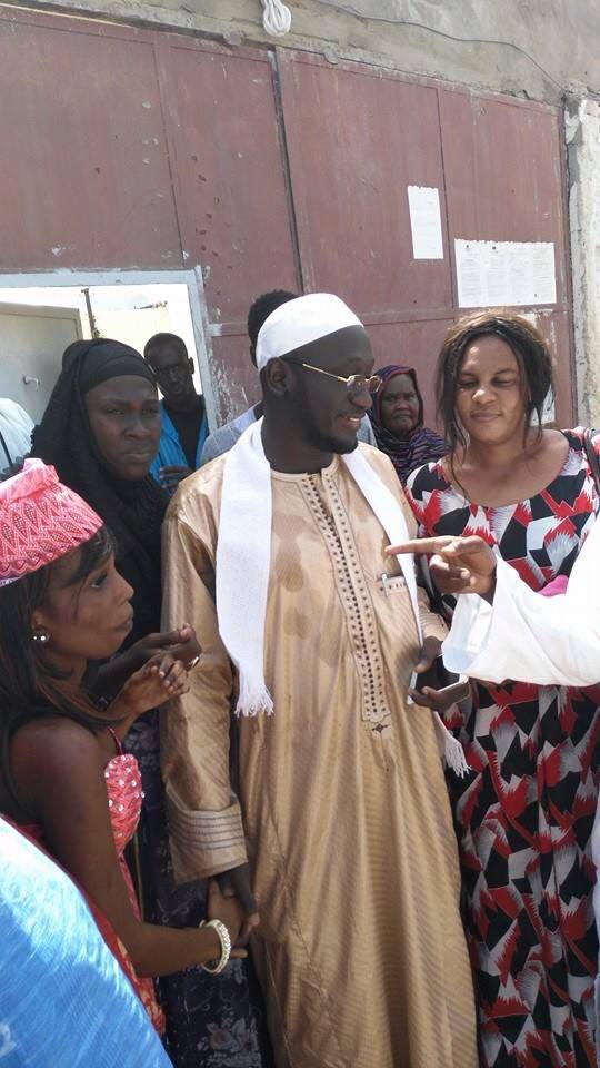 Arrêt sur images-Serigne Assane Mbacké à sa sortie de la Mac de Diourbel