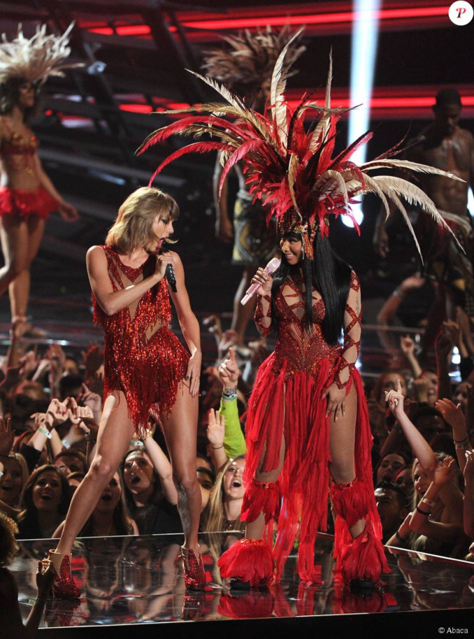 Nicki Minaj, récompensée, insulte Miley Cyrus en direct aux MTV VMAs 2015