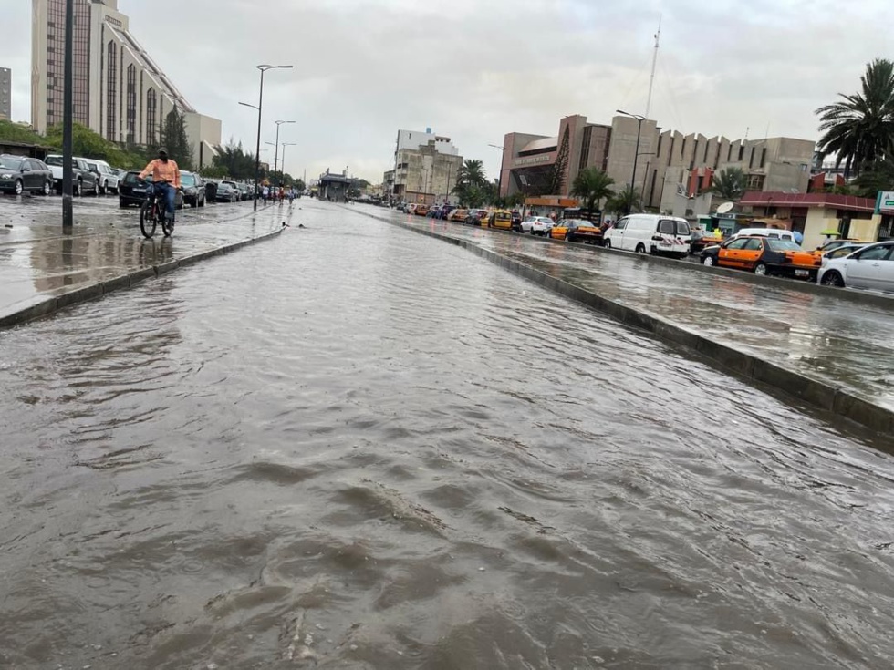 Dakar : Inondations dans les rues de la Médina et des Allées du Centenaire suite à la pluie