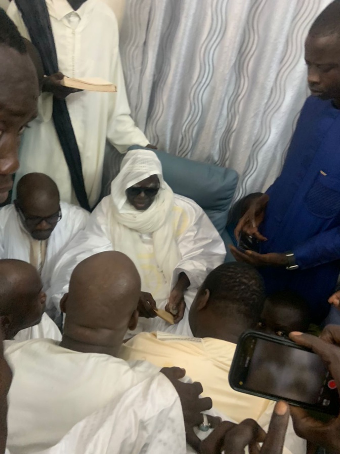 Photos/ En prélude au Grand Magal : Le Président Déthié Fall, accompagné d'une forte délégation du PRP s’est rendu à Touba, ce mardi Photos/ En prélude au Grand Magal : Le Président Déthié Fall, accompagné d'une forte délégation du PRP s’est rendu à Touba, ce mardi