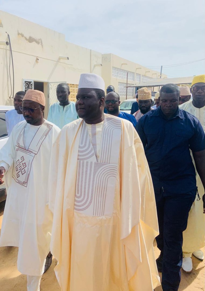 Photos/ En prélude au Grand Magal : Le Président Déthié Fall, accompagné d'une forte délégation du PRP s’est rendu à Touba, ce mardi Photos/ En prélude au Grand Magal : Le Président Déthié Fall, accompagné d'une forte délégation du PRP s’est rendu à Touba, ce mardi