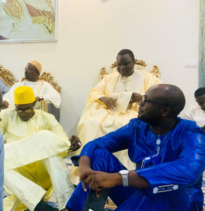 Photos/ En prélude au Grand Magal : Le Président Déthié Fall, accompagné d'une forte délégation du PRP s’est rendu à Touba, ce mardi Photos/ En prélude au Grand Magal : Le Président Déthié Fall, accompagné d'une forte délégation du PRP s’est rendu à Touba, ce mardi