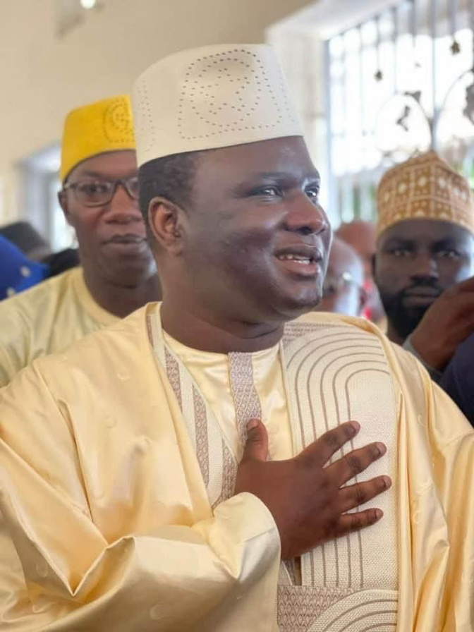 Photos/ En prélude au Grand Magal : Le Président Déthié Fall, accompagné d'une forte délégation du PRP s’est rendu à Touba, ce mardi Photos/ En prélude au Grand Magal : Le Président Déthié Fall, accompagné d'une forte délégation du PRP s’est rendu à Touba, ce mardi