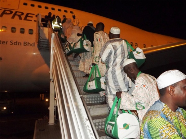 Haj 2015:  Le 1er vol officiel à 4 heures 22 mn
