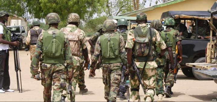 Nigeria : "l'armée gagne du terrain" contre Boko Haram (président Buhari)