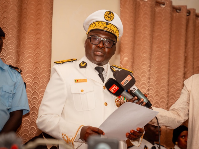 Photos/ Jean Baptiste TINE, Ministre de l’Intérieur et de la Sécurité publique au nouveau Gouverneur de Saint-Louis : "Votre expérience est un atout précieux pour la région" Photos/ Jean Baptiste TINE, Ministre de l’Intérieur et de la Sécurité publique au nouveau Gouverneur de Saint-Louis : "Votre expérience est un atout précieux pour la région"