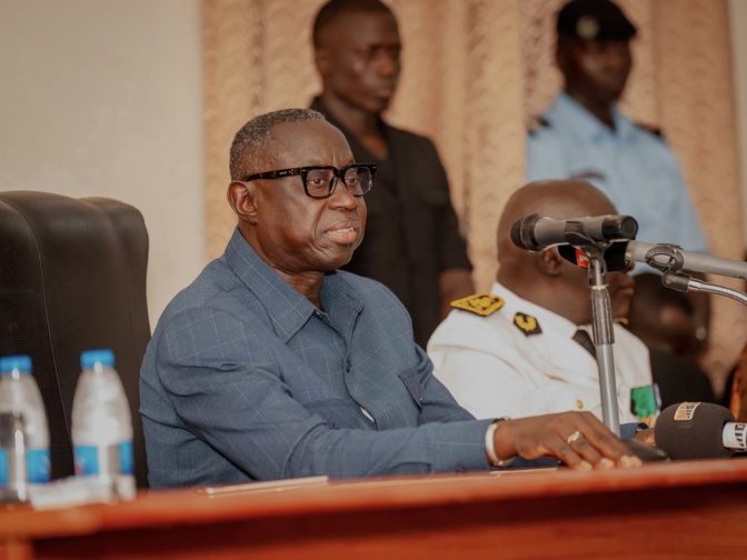 Photos/ Jean Baptiste TINE, Ministre de l’Intérieur et de la Sécurité publique au nouveau Gouverneur de Saint-Louis : "Votre expérience est un atout précieux pour la région" Photos/ Jean Baptiste TINE, Ministre de l’Intérieur et de la Sécurité publique au nouveau Gouverneur de Saint-Louis : "Votre expérience est un atout précieux pour la région"