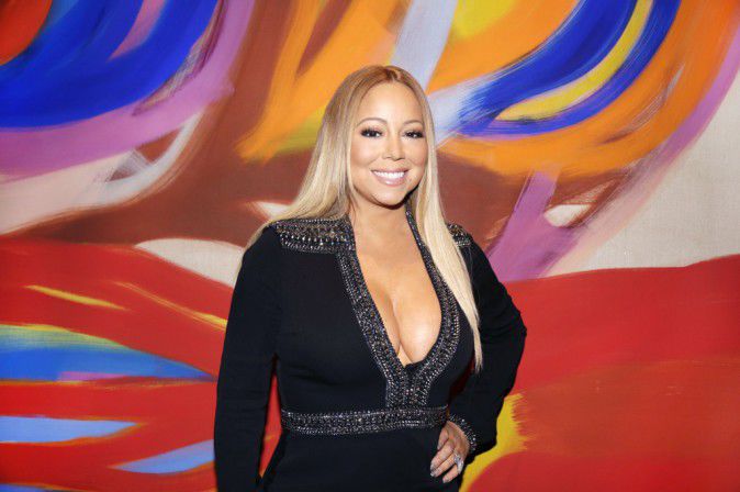 Photos - Mariah Carey : ultra sexy avec son décolleté XXL !