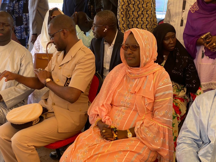 En déplacement à Mbour : Mme Khady Diène Gaye et une délégation gouvernementale, présentent les condoléances aux familles des victimes En déplacement à Mbour : Mme Khady Diène Gaye et une délégation gouvernementale, présentent les condoléances aux familles des victimes