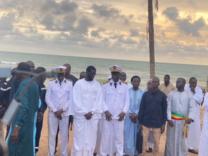 Mbour / Après avoir présenté ses condoléances aux familles des victimes : Le Président Bassirou Diomaye Faye promet de sévères sanctions aux convoyeurs Mbour / Après avoir présenté ses condoléances aux familles des victimes : Le Président Bassirou Diomaye Faye promet de sévères sanctions aux convoyeurs