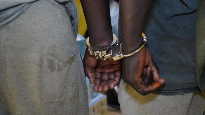 Saisies de médicaments et de devises d’une contrevaleur totale de 620 millions FCfa (Photos) Saisies de médicaments et de devises d’une contrevaleur totale de 620 millions FCfa (Photos)