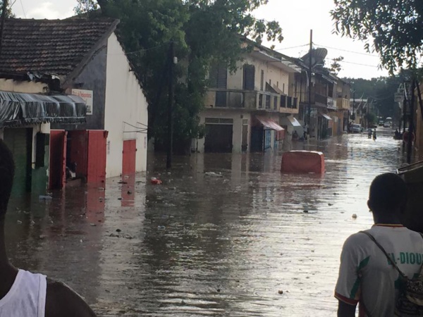 Vidéo - Graves inondations à Thiès: Des maisons effondrées, des mosquées englouties