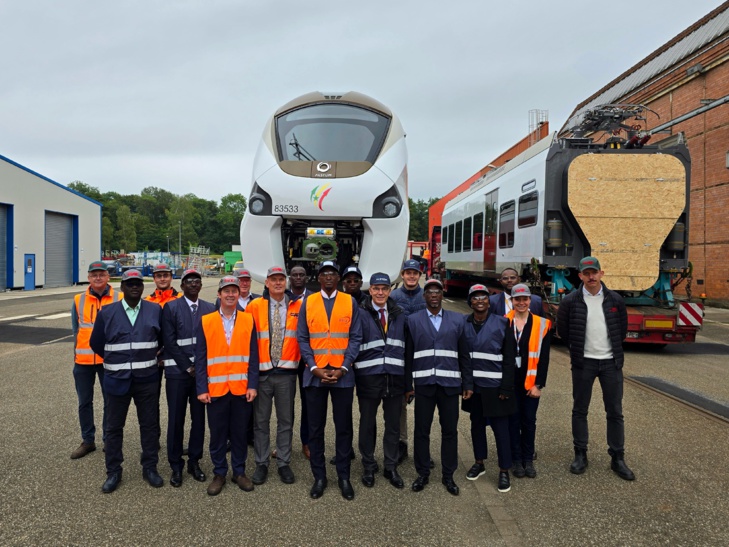 Photos / Phase 2 du Ter de Dakar : Le chargement des rames supplémentaires, effectué Photos / Phase 2 du Ter de Dakar : Le chargement des rames supplémentaires, effectué