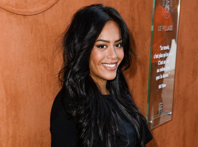Amel Bent : enceinte, elle dévoile la première photo de son ventre rond !