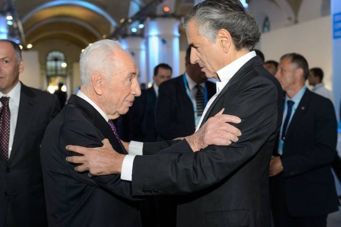 Bernard Henry Lévy avec Shimon Peres et Tony Blair à Kiev, en Ukraine, en septembre 2015