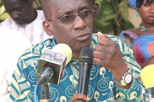 Mamadou Diop Decroix : Le slogan Ubi tey jang tey est " fallacieux et politicien".