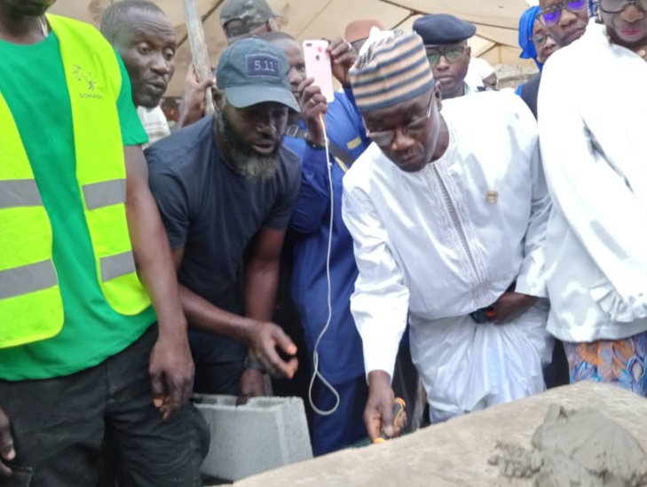 Photos/ Colobane: Pose de la Première pierre d'un Centre de santé, doté d’un laboratoire d’analyses d’un coût de 2 milliards de FCfa Photos/ Colobane: Pose de la Première pierre d'un Centre de santé, doté d’un laboratoire d’analyses d’un coût de 2 milliards de FCfa