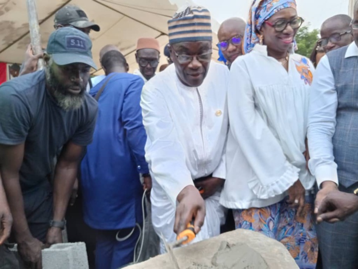 Photos/ Colobane: Pose de la Première pierre d'un Centre de santé, doté d’un laboratoire d’analyses d’un coût de 2 milliards de FCfa Photos/ Colobane: Pose de la Première pierre d'un Centre de santé, doté d’un laboratoire d’analyses d’un coût de 2 milliards de FCfa