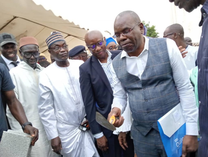 Photos/ Colobane: Pose de la Première pierre d'un Centre de santé, doté d’un laboratoire d’analyses d’un coût de 2 milliards de FCfa Photos/ Colobane: Pose de la Première pierre d'un Centre de santé, doté d’un laboratoire d’analyses d’un coût de 2 milliards de FCfa