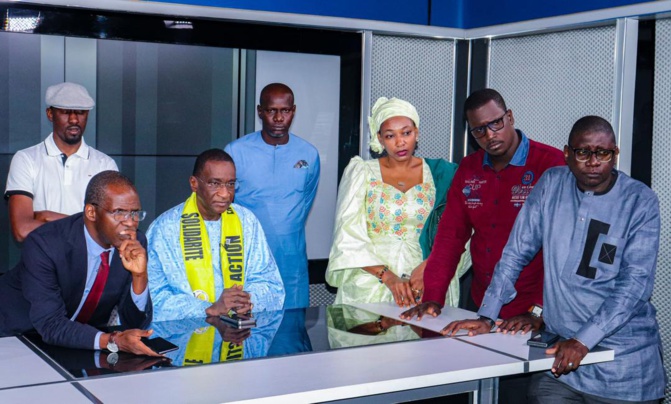 Eléctions législatives anticipées : Racine SY décline les grands axes de son programme de campagne Eléctions législatives anticipées : Racine SY décline les grands axes de son programme de campagne