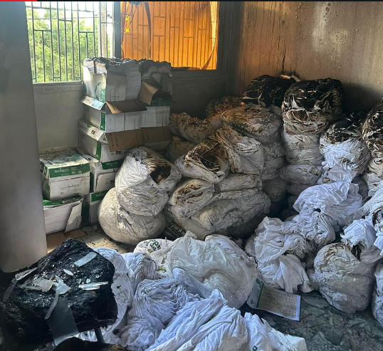 Législatives : Le siège de Taxawu Sénégal saccagé et incendié (Photos) Législatives : Le siège de Taxawu Sénégal saccagé et incendié (Photos)