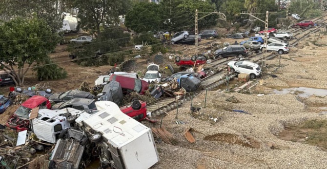 Espagne / Valence sous les eaux: Une catastrophe naturelle entraîne 95 morts et des disparus