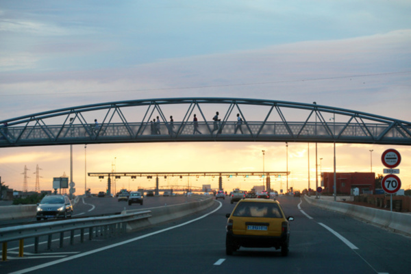 (Urgent) Autoroute à péage : la passerelle s’affaisse ; peur bleue aux environs de Rufisque