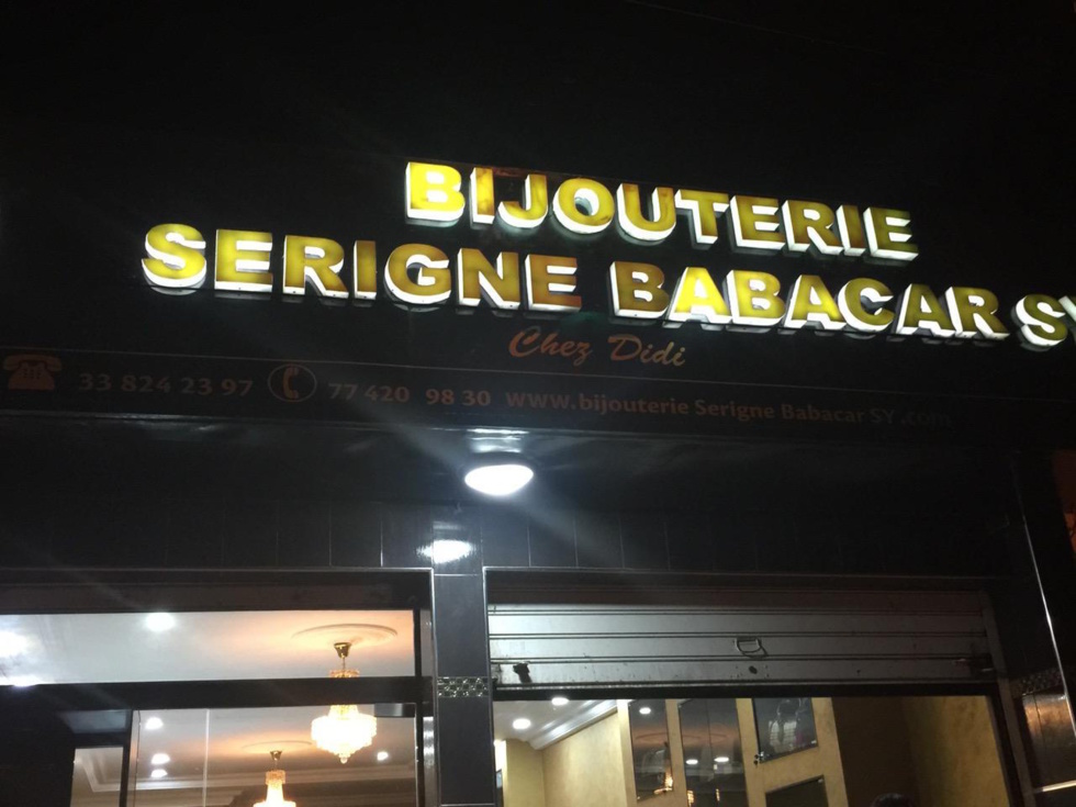 (Vidéo) Bijouterie Serigne Babacar Sy chez Khady Wade : Une femme vole un bijou d’une valeur de 2 millions qu'elle dissimule sous ses habits...