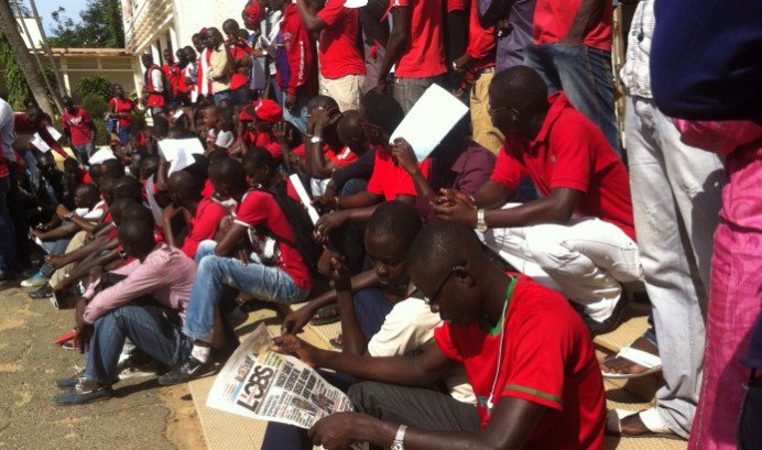 Fonction publique: Les sortants de la formation payante de la Fastef exigent leur recrutement