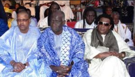 Manœuvres tous azimuts pour sa réélection,  Macky Sall reçoit la communauté Maure résidant au Sénégal et leur promet ...