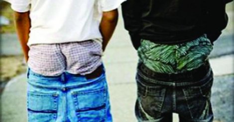 Gouney Waly Ye! *: évolution des prototypes conventionnels de l’habillement masculin ou était-ce une mode passagère ?