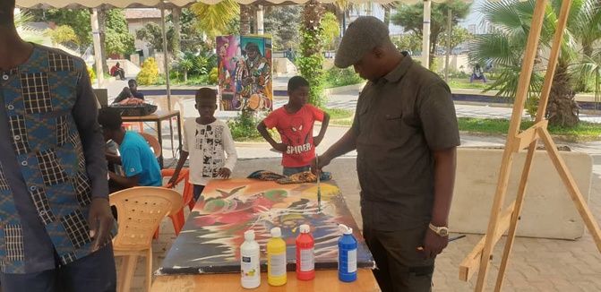 Rufisque / Biennale de l'art africain contemporain de Dakar (Dak’art 2024) : Un hommage vibrant à la culture « Baye Fall » Rufisque / Biennale de l'art africain contemporain de Dakar (Dak’art 2024) : Un hommage vibrant à la culture « Baye Fall »