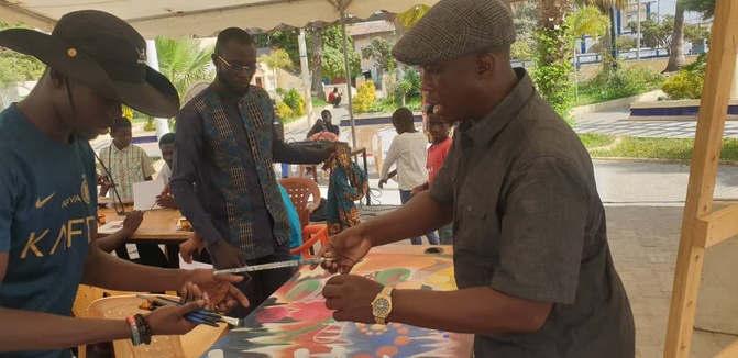 Rufisque / Biennale de l'art africain contemporain de Dakar (Dak’art 2024) : Un hommage vibrant à la culture « Baye Fall » Rufisque / Biennale de l'art africain contemporain de Dakar (Dak’art 2024) : Un hommage vibrant à la culture « Baye Fall »